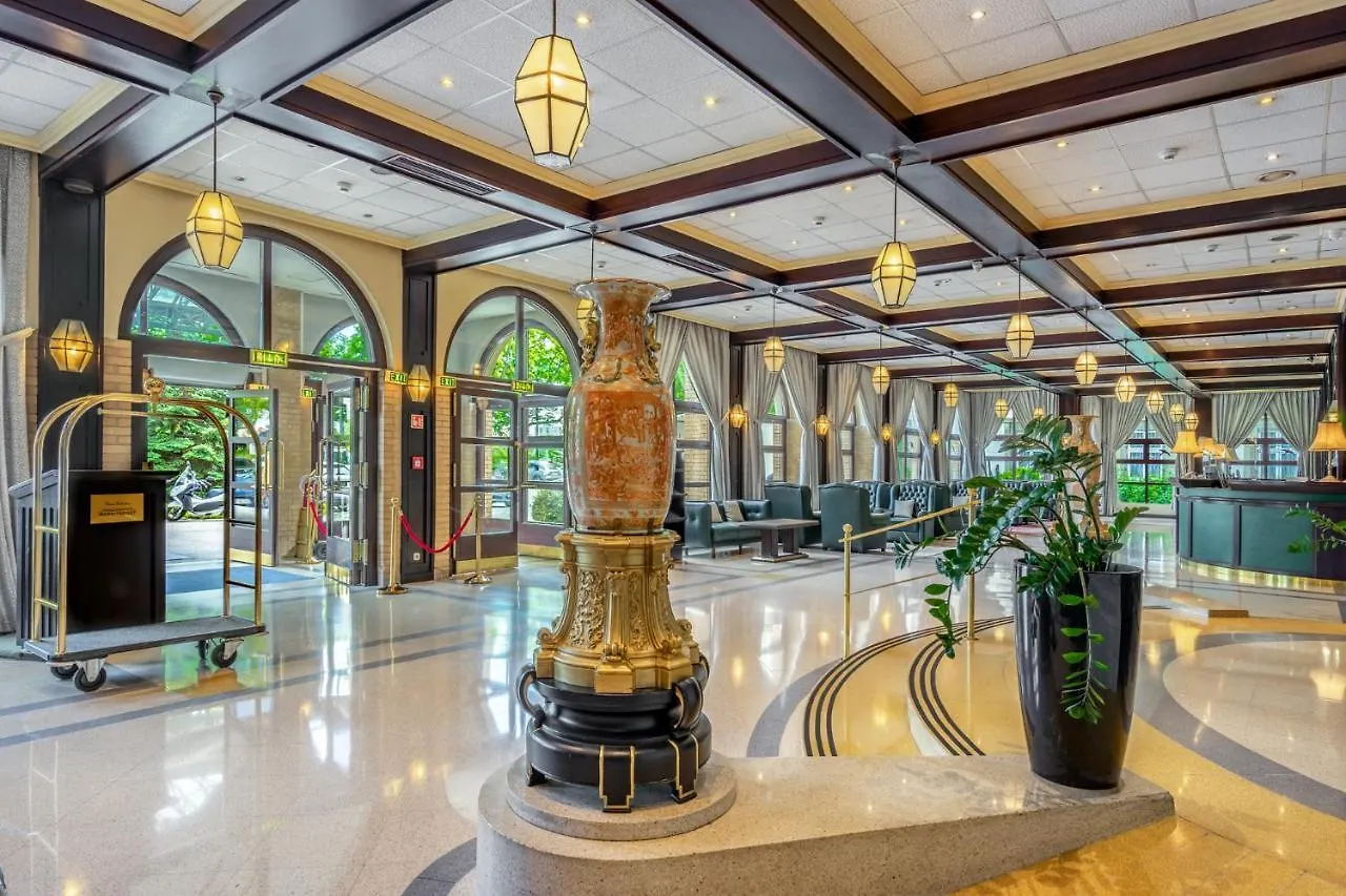 Ensana Grand Margaret Island location